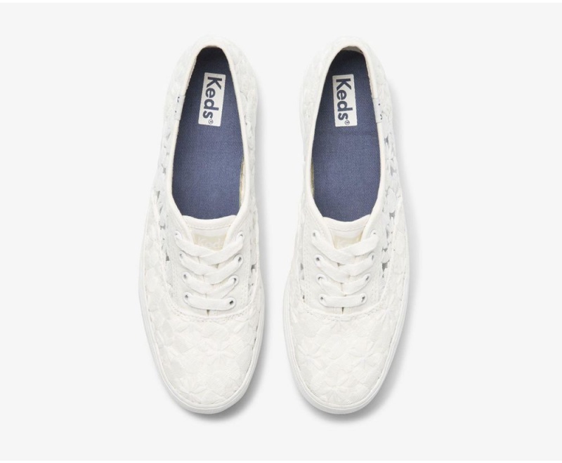 Keds Triple Floral Embroidery White | 1547-ADGRB